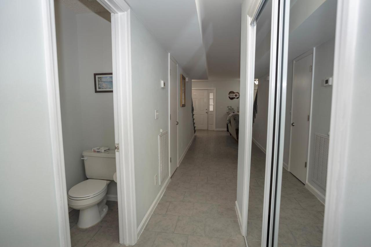 Elegant 3 Bedroom Apt With Free Parking And Balcony ナッシュビル エクステリア 写真